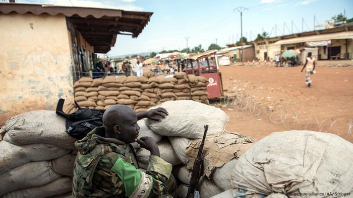 Central African Republic Bangui Hit By Violence Pastor Killed News Dw 02 05 2018