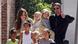Foto de archivo de Angelina Jolie, Brad Pitt y sus hijos. Foto de archivo de Angelina Jolie, Brad Pitt y sus hijos.