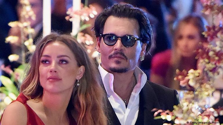 Nyusha jinsiy aloqada bolgan qoshiqchi.