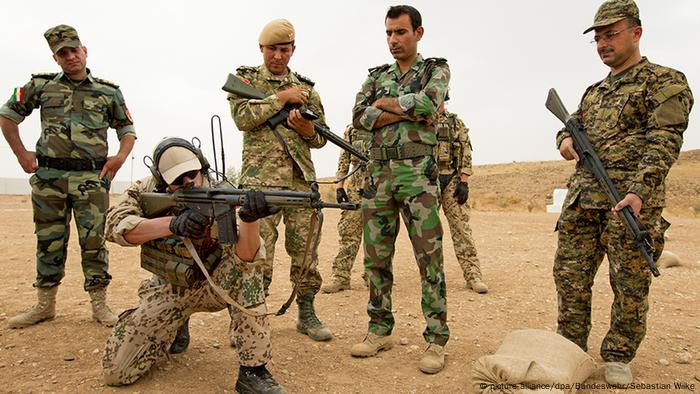 Irak Ausbildung Peschmerga durch Bundeswehr (picture-alliance/dpa/Bundeswehr/Sebastian Wilke)