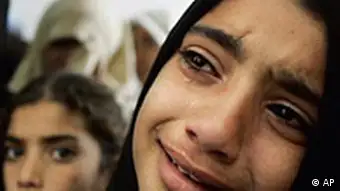 Weinendes Mädchen in Palästina Israel Konflikt Gaza