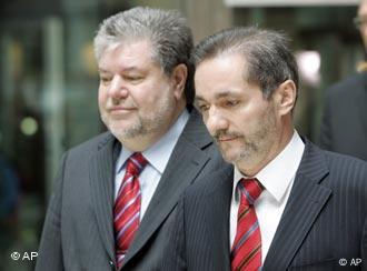 Matthias Platzeck y Kurt Beck, uno se va, el otro viene.