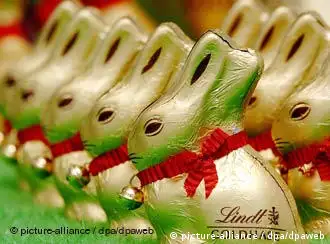复活节星期天，复活节兔子带来糖果、巧克力和彩蛋