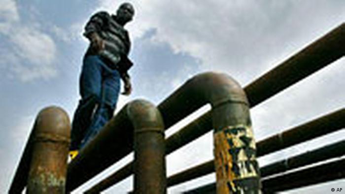 Nigeria Öl im Niger Delta Pipeline in Obrikom