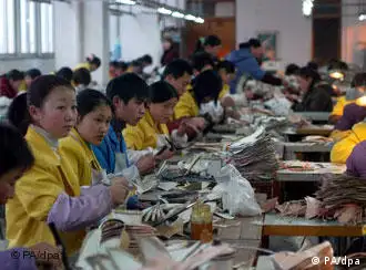 中国制鞋工业加班加点正忙