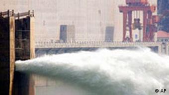 Der Drei-Schluchten-Damm in China (2006, Quelle: AP)