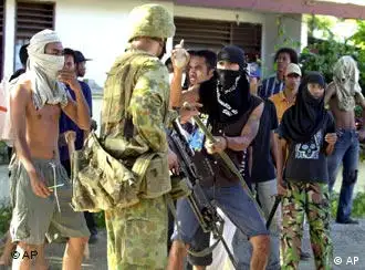 驻东帝汶外国士兵制止骚乱，维护社会秩序