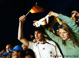 世界杯期间，德国年轻人终于大胆爱国了