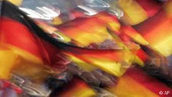 WM 2006 in Deutschland Fans mit deutscher Fahne