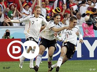 Against Costa Rica: Lahm scores first goal of summer fairy-tale of 2006