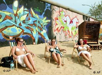 Ostaci Berlinskog zida danas su turistička atrakcija