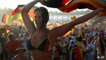 WM 2006 - Deutschland - Argentinien Fans feiern den Einzug in Halbfinale