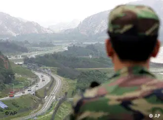 韩朝边境上的韩国士兵
