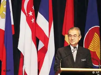 马来西亚总理马达维为第39届东盟外长会议致开幕词