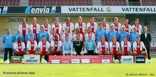 Das Team des Fußball-Bundesliga-Aufsteigers FC Energie Cottbus vor der Saison 2006/07