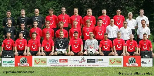 Fototermin zum Mannschaftsfoto des Bundesligisten Hannover 96 für die Saison 2006/2007