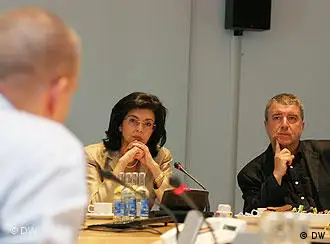 Die Politik wird Korruption nicht weiter schützen: Meglena Kuneva ;rechts: Alexandre Andreev, DW-RADIO/Bulgarisch