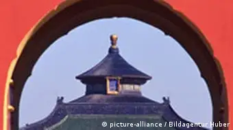 Blick auf den Tempel des Himmels im Tiantan Park, Peking