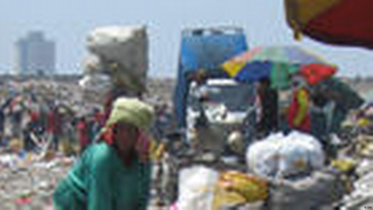Living on the Rubbish Heap DW 06/27/2007
