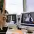 Eine Mitarbeiterin des BKA im Gemeinsamen Terrorismusabwehrzentrum in Berlin schaut sich Al-Kaida-Videos an (Archiv)