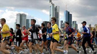 Teilnehmer des Frankfurt Marathons, Quelle: AP (29.10.2006)
