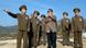 Kim Jong-Il umgeben von Offizieren (6.11.2005) Kim Jong-Il umgeben von Offizieren (6.11.2005)