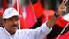 Nicaraguas Präsident Ortega reckt die Faust vor einem Bild von Augusto Sandino (Foto: AP) Nicaraguas Präsident Ortega reckt die Faust vor einem Bild von Augusto Sandino (Foto: AP)