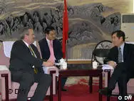2006年11月7日，德国之声台长贝特曼与国务院新闻办副主任钱小芊举行了友好会谈