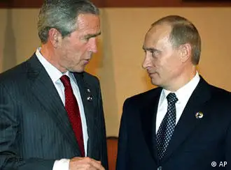 布什在前往河内参加亚太经合组织峰会前在莫斯科会晤普京