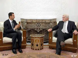 12月4日，叙利亚总统阿萨德（左）与来访的德国外长施泰因迈尔会晤