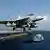 Bombardier decolând de pe portavionul Eisenhower