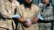 Guantanamo-Gefangener in Handschellen, Foto: AP Guantanamo-Gefangener in Handschellen, Foto: AP