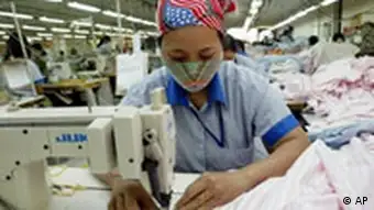 Vietnam Textilfabrik in Hanoi Näherin