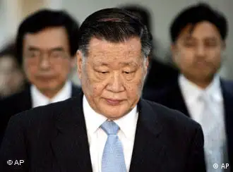 被判入狱三年的韩国现代集团总裁郑梦久
