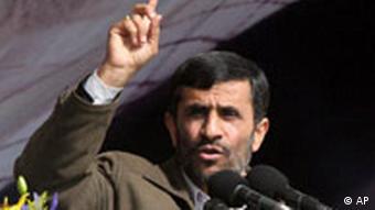 Geschwächter Demagoge: Irans Präsident Mahmud Ahmadinedschad, Quelle: AP