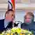 Der pakistanische Außenminister Khursheed Kasuri und sein Amtskollege Pranab Mukherjee in Neu Delhi, Foto: AP