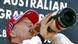 Kimi Raikkonen celebra el primer triunfo de la temporada 2007. Kimi Raikkonen celebra el primer triunfo de la temporada 2007.