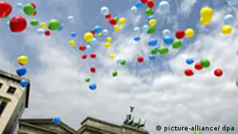 Deutschland Berlin Brandenburger Tor Ballons Luftballons