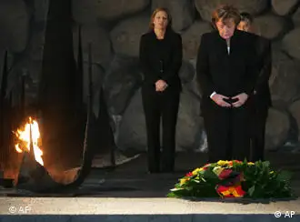 默克尔在犹太人大屠杀纪念馆悼念