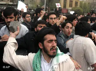 伊朗学生大闹英国使馆