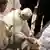 Papst wäscht Fuß