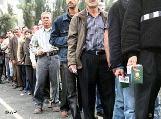 Irak Fluchtlinge In Deutschland Eingetroffen Deutschland Dw 19 03 09