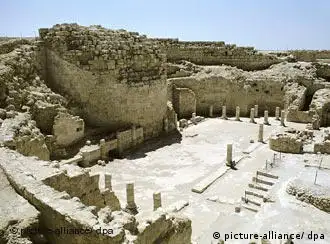 以色列发现希律大帝墓穴的现场