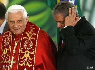 教皇在巴西总统陪同下