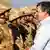 Gordon Brown, der designierte Nachfolger von Premierminister Blair, im November 2006 bei einem Truppenbesuch in Basra, Quelle: AP
