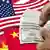 Zastave Kine i SAD-a i novčanice