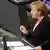 Angela Merkel duke mbajtur deklaratën qeveritare në prag të takimit të G-8 në Gjermani