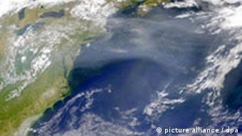 Picture of the US east coast from space