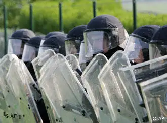 八国集团峰会开幕 德国警方严阵以待抗议者