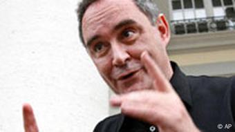 Deutschland Kunst Documenta 12 der spanische Meisterkoch Ferran Adria